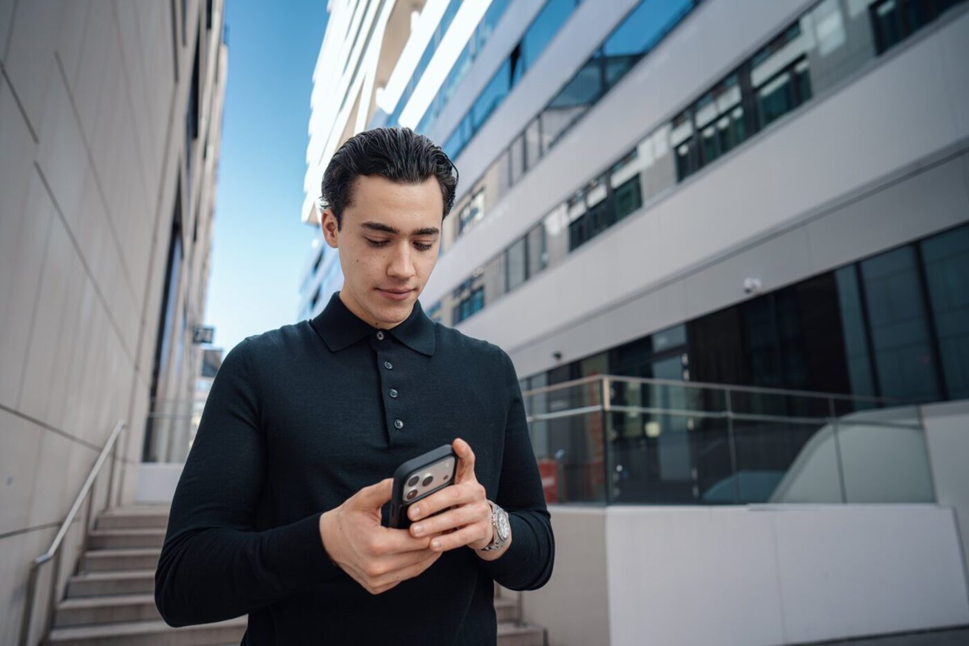 Marktanalyse unterwegs auf dem Mobiltelefon